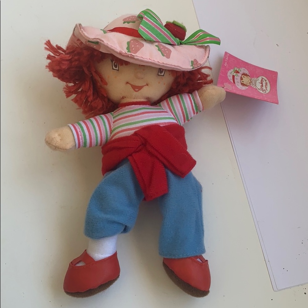 🌸.  Strawberry Shortcake 6" plush